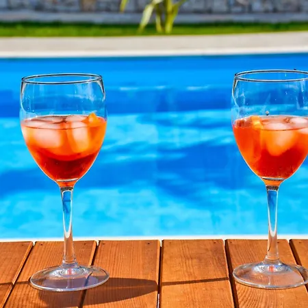 The Stone 펜션 Áno Korakiána